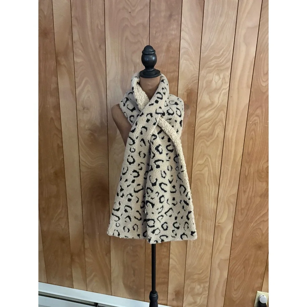 Leopard Print Sherpa Fleece Scarf Cream Black Animal Print Borg Winter‎ Wrap OS